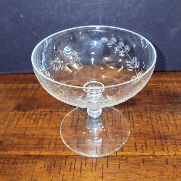 Vintage Champagne Coupe Glass with Wheat Pattern Etchings, One Glass 4" Tall - Picture 3 of 5